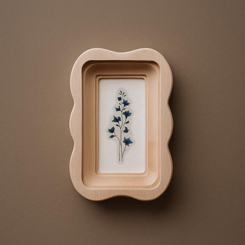 Rectangular Wooden Photo Frame with Original Shape for Wall Décor