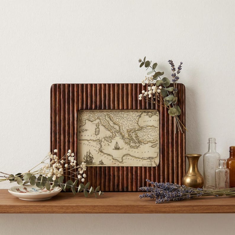 Retro bohemian style photo frame set, available in multiple sizes, shatterproof acrylic frames.