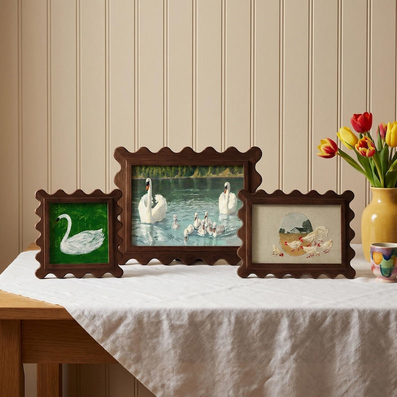 Vintage Scalloped Edge Walnut Photo Frame, Farmhouse Gallery Wall & Tabletop Display