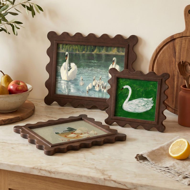 Vintage Scalloped Edge Walnut Photo Frame, Farmhouse Gallery Wall & Tabletop Display