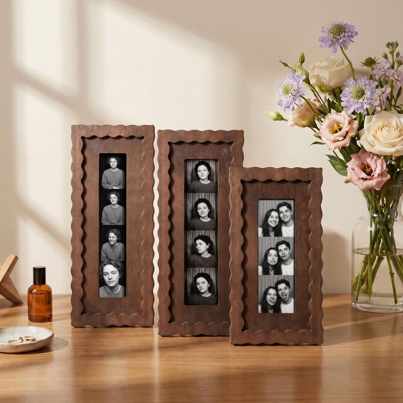 Dark wood fan-shaped photo frame, vintage wavy-edged photo strip frame, suitable for both desktop and wall display.